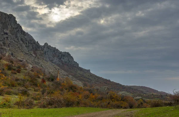 Nublada Mañana Otoñal Pasto Montaña Demerdzhi Crimea Ucrania — Foto de Stock