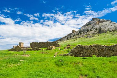 Sudak, Kırım, Ukrayna'da eski bir Ceneviz kalesinin içinde