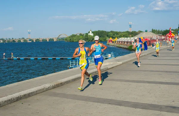 Dnepropetrovsk Juli Siegerin Und Zweite Des Triathlonrennens Der Frauen Auf — Stockfoto