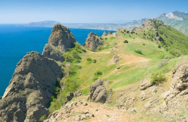 Doğu Kırım'da Meganom pelerin Karadağ volkanik dağ görünümü, Ukrayna.