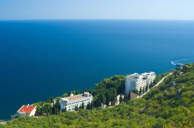Kırım'da güzel Karadeniz tatil köyü kıyısı, Ukrayna. 