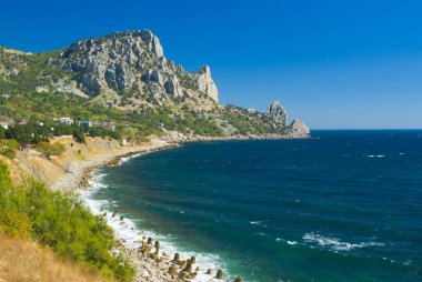 Simeiz kasabası Kırım yakınlarındaki Blue Bay Cat Mountain (doğanın kompozit anıt) ile Manzara, Ukrayna