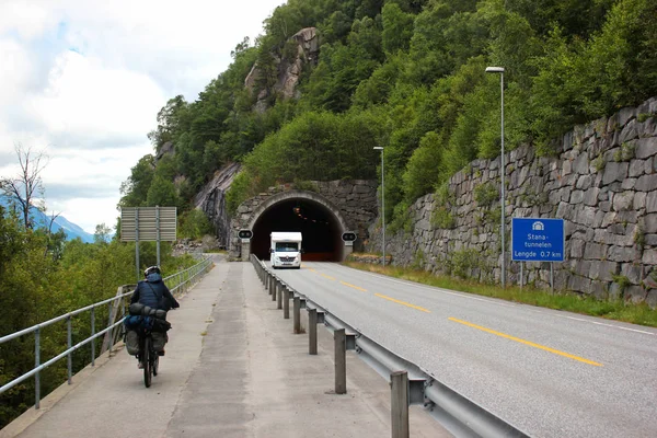 Tyssedal Νορβηγία Ιουνίου 2018 Έναν Ποδηλάτη Ιππασίας Για Μια Λωρίδα — Φωτογραφία Αρχείου