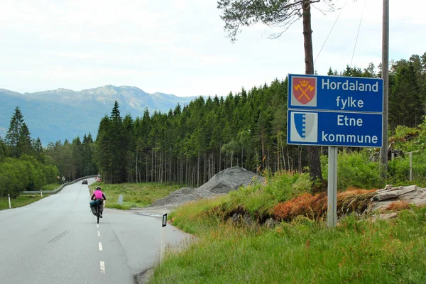 Etne Norwegen Juni 2018 Straßenschild Der Grenze Der Landkreise Rogaland — Stockfoto