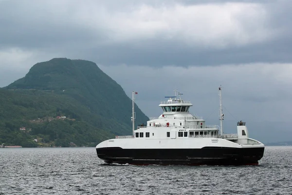 Hjelmeland Norvège Juin 2018 Ferry Traversant Josenfjorden Entre Les Villages — Photo