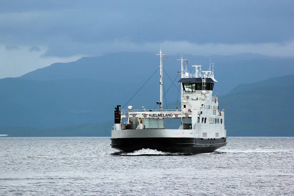 Hjelmeland Norvège Juin 2018 Ferry Traversant Josenfjorden Approche Port Hjelmelandsvagen — Photo