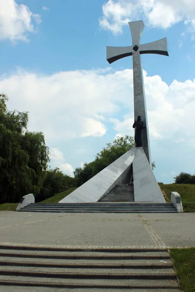 Przemysl Polônia Junho 2018 Monumento Cruz Confiança Com Estatueta Jesus — Fotografia de Stock