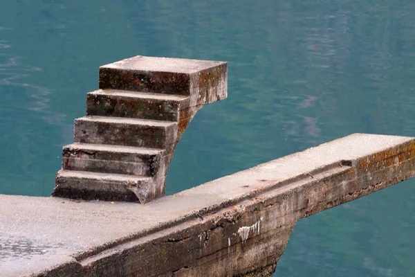 どこに階段水の上 — ストック写真