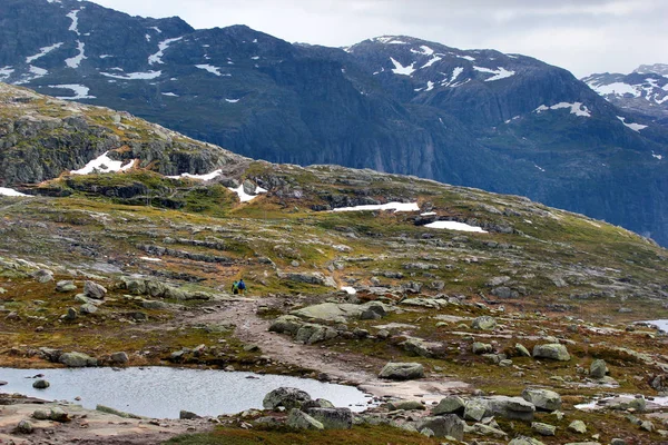 Στο Δρόμο Προς Χώρου Trolltunga Της Κομητείας Μπέργκεν Νορβηγία — Φωτογραφία Αρχείου