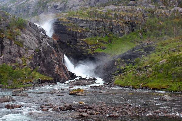 Nykkjesoyfossen Πέφτει Τρίτο Καταρράκτη Των Τεσσάρων Καταρράκτες Στην Κοιλάδα Husedalen — Φωτογραφία Αρχείου