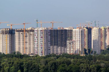 Kiev, Ukrayna Dnieper sol kıyısında yeni konut evleri inşaatı