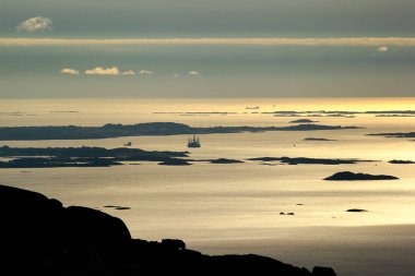 Stavanger, Norveç kuzeyinde küçük Adaları günbatımı