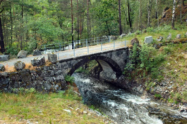 Kleine Steinbrücke Über Einen Bach Skipavag Norwegen — Stockfoto