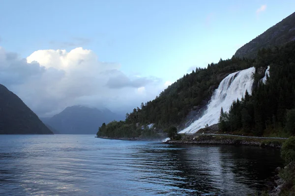 Wasserfall Furebergsfossen Kvinnherad Kreis Hordaland Norwegen — Stockfoto