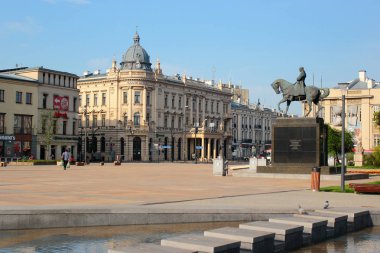 Lublin, Polonya - 30 Nisan 2018: Jozef Pilsudski, ilk Mareşal, Polonya, Litvanya dili Meydanı, Merkez Lublin anıt.