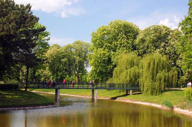Zamosc, Polonya - 1 Mayıs 2018: Şehir Parkı Zamosc, Doğu Polonya, Unesco Dünya Mirası ve popüler bir turizm.