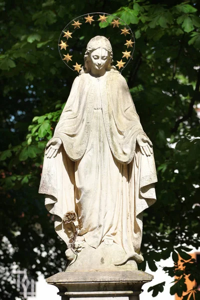 Zwierzyniec Poland May 2018 Sculpture Mary John Nepomuk Church Lake — Stock Photo, Image