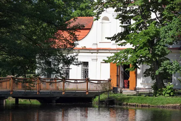 Zwierzyniec 2018年5月3日 圣约翰的 Nepomuk 教堂在湖面上 可通过桥梁进入教堂岛 — 图库照片