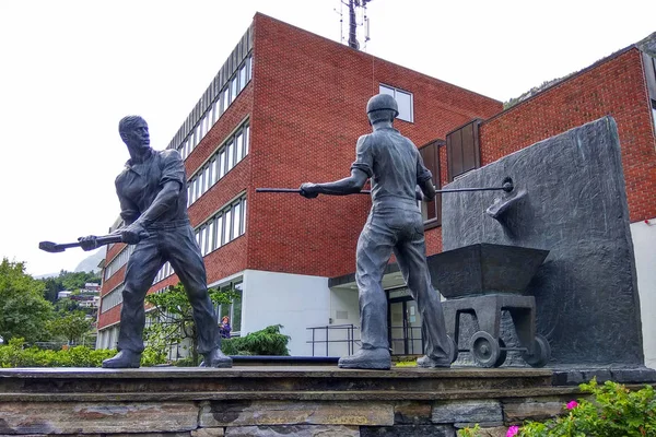 Odda Norge Juni 2018 Monumentet Smeltaren Oddmund Raudberget Tillägnad Arbetstagare — Stockfoto