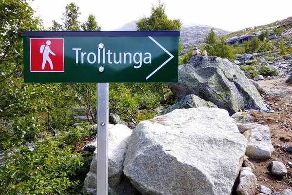 Skjeggedal Norvegia Giugno 2018 Segnaletica Trolltunga Troll Tongue Popolare Destinazione — Foto Stock
