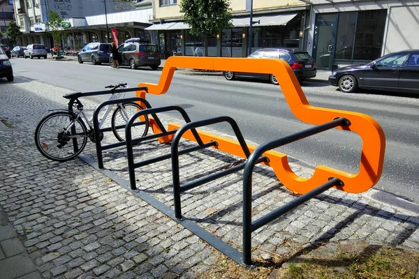 挪威沃斯 2018年6月25日 沃斯市中心的街头自行车站 自行车是当地人和游客的热门交通工具 — 图库照片