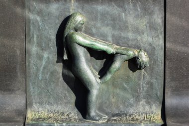 Oslo, Norveç - 26 Haziran 2018: Heykel çalışmaları ve Gustav Vigeland şık Park, popüler turizm Norveç başkenti sanatsal nesneler.