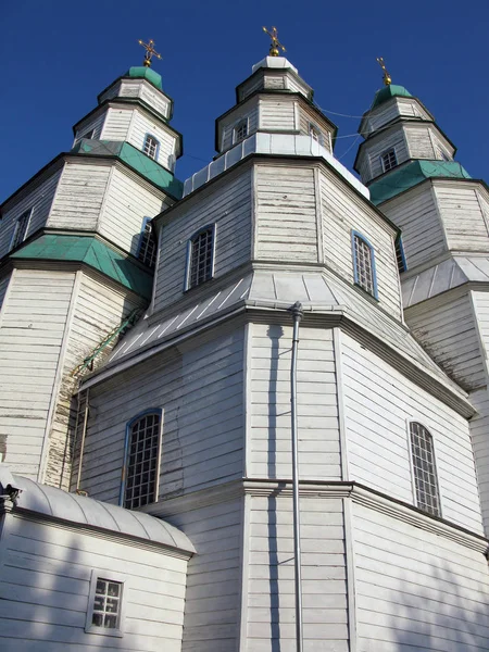 乌克兰最大的木制教堂和联合国教科文组织世界遗产 — 图库照片