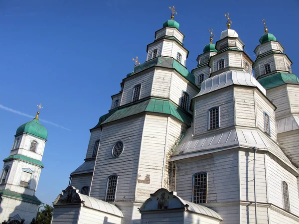 Самая большая деревянная церковь Украины и всемирное наследие ЮНЕСКО — стоковое фото