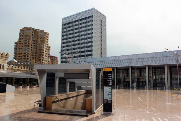 Bakü Azerbaycan Nisan 2017 Platform Bakü Merkez Tren Stasyonu Ana — Stok fotoğraf