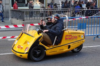 Madrid, İspanya - 3 Aralık 2016: Turist Gocar araca. 
