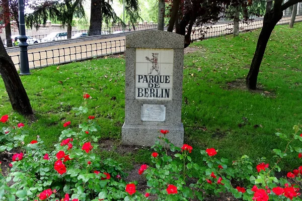 Berlijn Park in Madrid, Spanje — Stockfoto