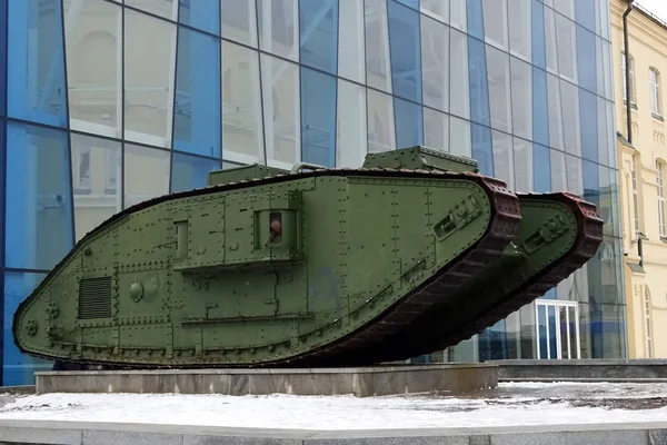 乌克兰哈尔科夫-2019年3月2日: 英国一辆坦克 mk 纪念碑 — 图库照片