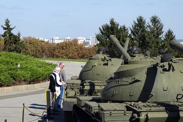 Киев, Украина - 29 сентября 2017 г.: Старая военная техника на — стоковое фото