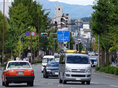 Kyoto, Japonya - 4 Ekim 2017: Sokak trafik Merkezi Kyoto.