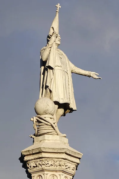 Monument voor Christopher Columbus in Madrid, Spanje — Stockfoto