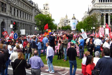  İspanya komünist parti ve sendika merkezi Madrid gösteriler üzerinde Uluslararası İşçi Bayramı.