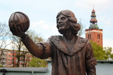 Bilim adamının birkaç yıl kalede yaşadığı Lidzbark Warminski'de Nicolaus Copernicus Anıtı.