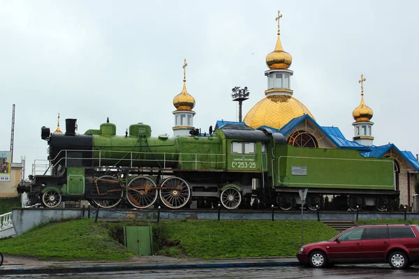 Железнодорожный вокзал Ковель, северо-западный узел украинской железнодорожной системы, с шестью железнодорожными линиями, идущими наружу от города . — стоковое фото