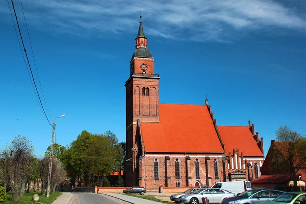 Igreja de São Miguel em Sepopol cidade em Bartoszyce County, Warmian-Masurian Voivodeship, Polônia. Antes de 1945, fazia parte da Alemanha (Prússia Oriental ). — Fotografia de Stock