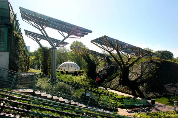 Varşova Üniversitesi Kütüphanesi Rooftop Garden, Varşova, Polonya — Stok fotoğraf