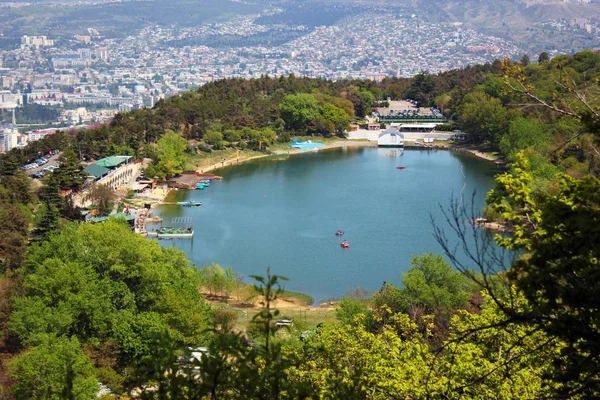 Tiflis Kaplumbağa gölü manzarası, Gürcistan