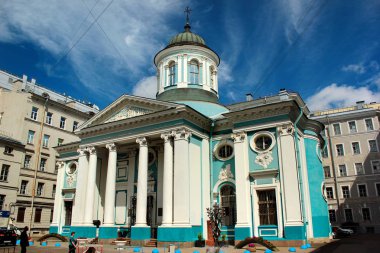  Rusya'daki en eski Ermeni kiliselerinden biri olan Nevsky Prospect'teki Aziz Catherine Ermeni Apostolik Kilisesi.