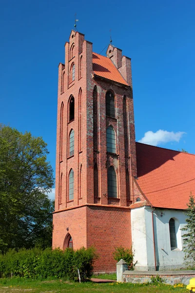 Igreja St. Martin em Tolkowiec, Warmian-Masurian Voivodeship, Polônia — Fotografia de Stock