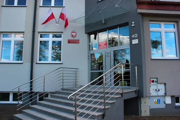 Local primary school in Drogosze village, Warmian-Masurian Voivodeship, Poland. — Stock Photo, Image