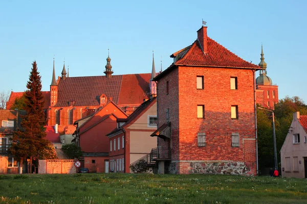 Vista da histórica cidade de Frombork, nordeste da Polônia — Fotografia de Stock