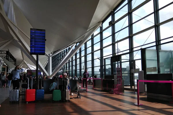 Aeropuerto Internacional Gdansk Lech Walesa en Gdansk, Polonia —  Fotos de Stock