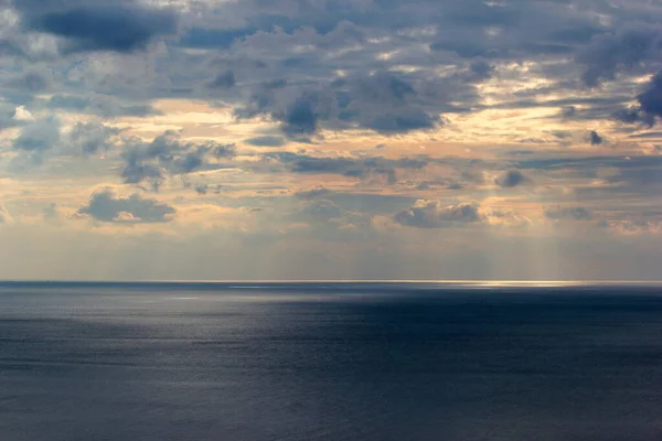 Хмарне Небо Над Морським Горизонтом — стокове фото