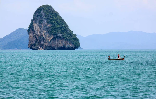 Carta Parati Lonely Boat Fishing Natura Phuket Thailandia — Foto Stock