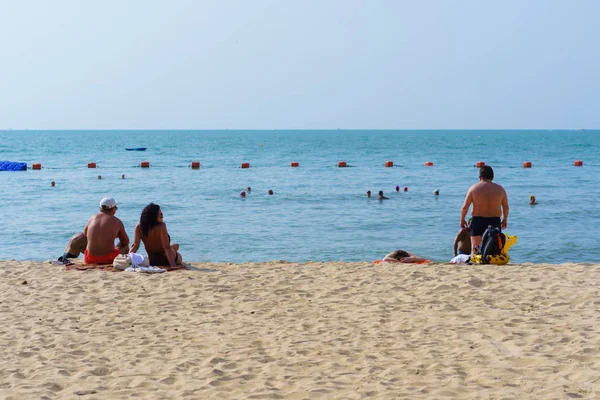 Pattaya Tailandia Mar 2018 Personas Identificadas Vienen Viajar Jugar Playa —  Fotos de Stock