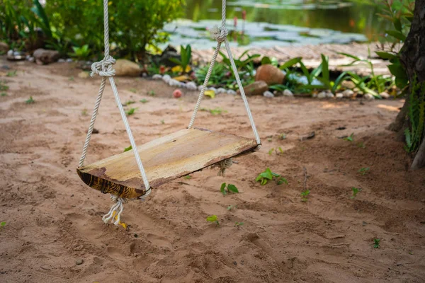 Wooden Swing Garden — Stock Photo, Image